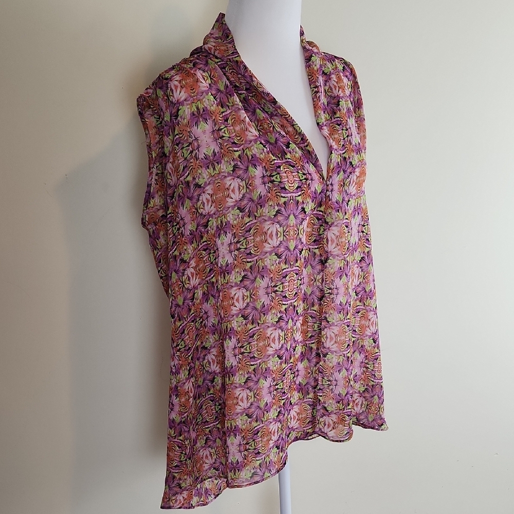 Sleeveless Floral Halter Tank Top in Pink and Purple Open Back L Bisou Bisou